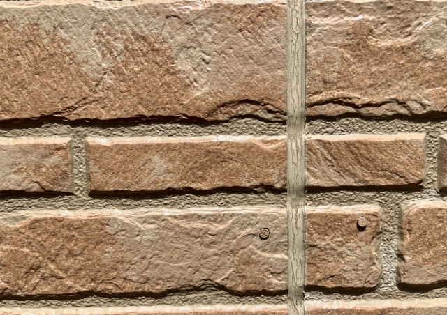 コーキングの劣化した壁