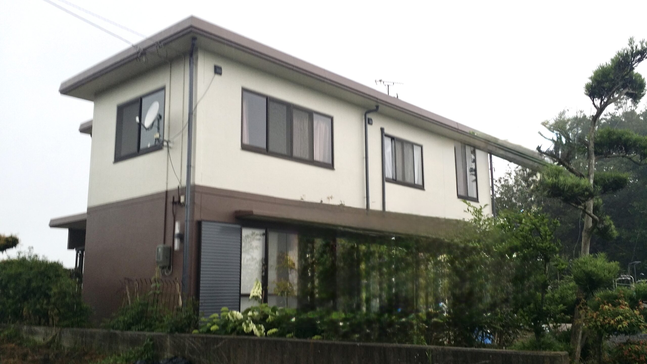 【松山市】外壁塗装施工事例｜日本ペイント「4Fセラミック」使用｜大成パルコン等コンクリート住宅も対応