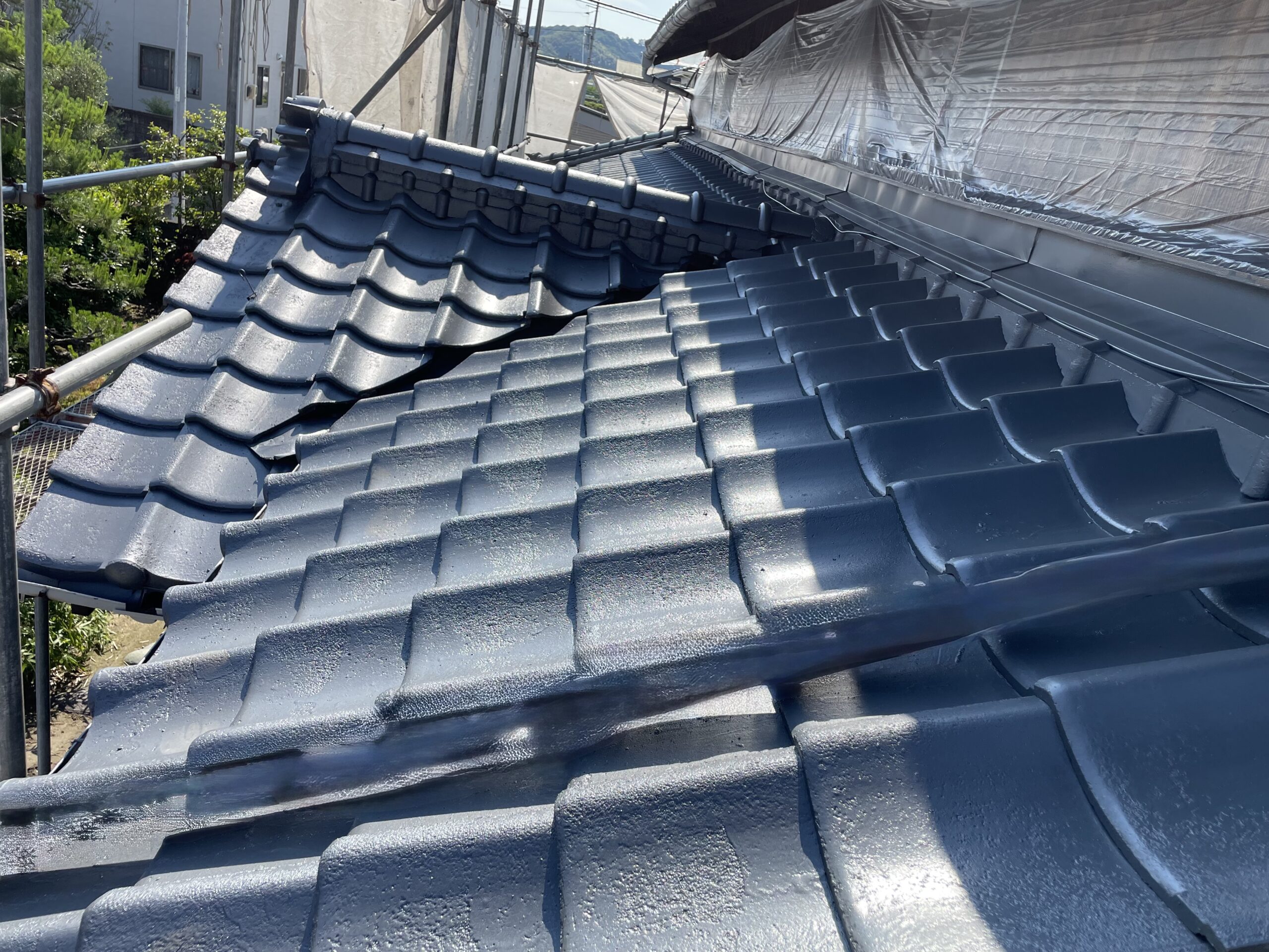 松山市】セメント瓦屋根塗装工事｜水谷ペイント水系ナノシリコン使用の施工事例